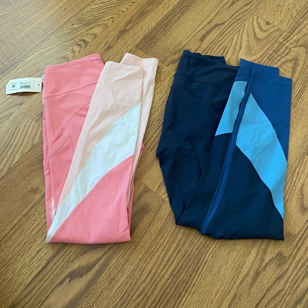 OV leggings pink and blue.